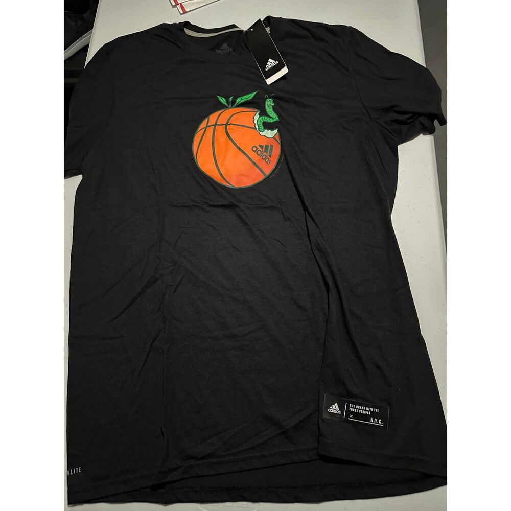 Adidas NYC Men's T shirt size L SKU 14